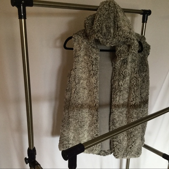 1 LEFT‼️ Pocketed Sherpa Vest - Picture 6 of 6